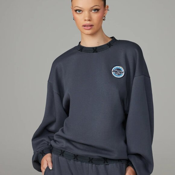 Savage X Fenty Essential Holographic Logo-Trim Sweatshirt - Picture 1 of 8